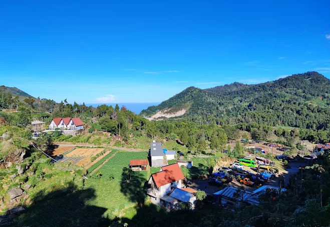4 Daftar Wahana Flying Fox Terpanjang di Jawa Tengah dengan Pemandangan Terindah