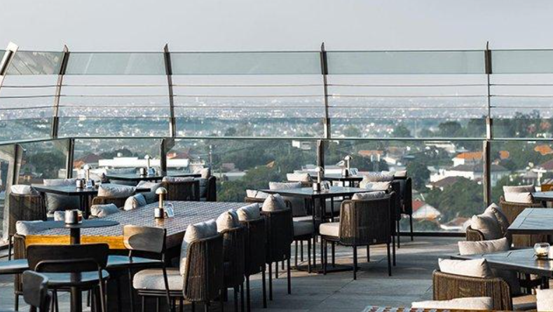 4 Rekomendasi Restoran Rooftop di Semarang dengan Pemandangan Memukau