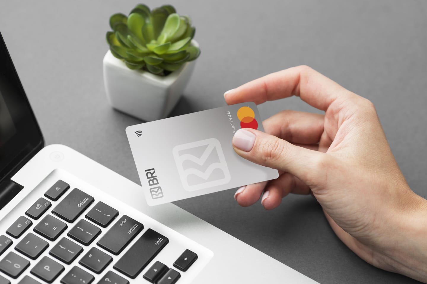 Waspada Modus Kejahatan! Ini Tips Aman Bertransaksi dengan Kartu Kredit BRI