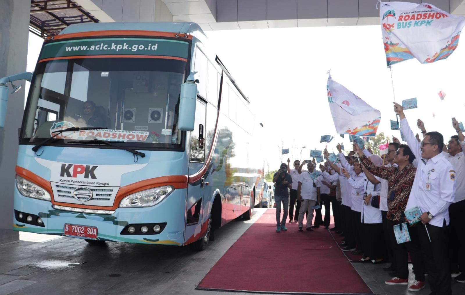 Bus KPK Parkir di Pemkab Brebes, Ada Apa Yah?