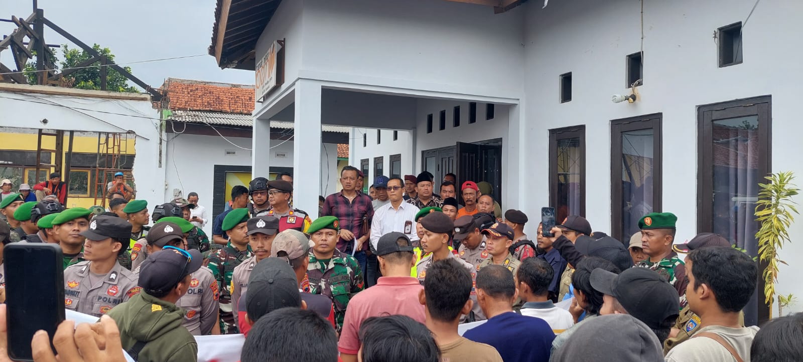  Dituding Tidak Netral, KPU Kabupaten Tegal Didemo Ratusan Massa