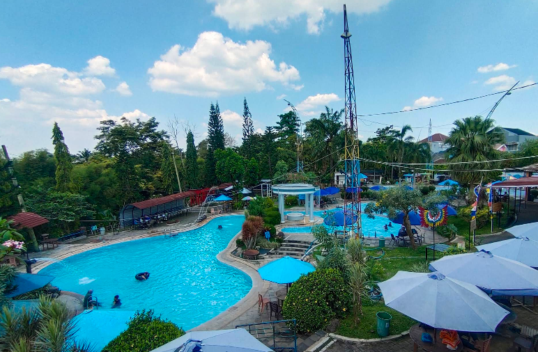 9 Rekomendasi Kolam Renang Murah di Semarang, Fasilitas Lengkap dan Nyaman