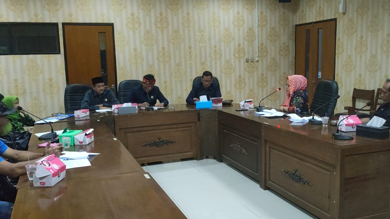 Terima Audiensi Aliansi Masyarakat, BK DPRD Kota Tegal Tegaskan Bekerja Sesuai Aturan