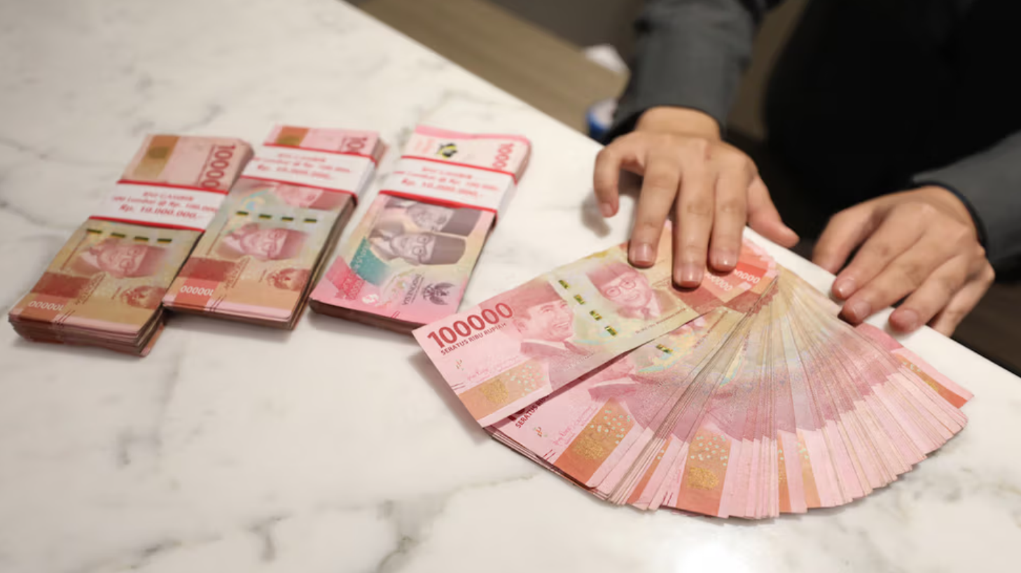 Gokil! 8 Rekomendasi Pinjol Tenor 12 Bulan, Bebas Galau Keuangan Setahun!