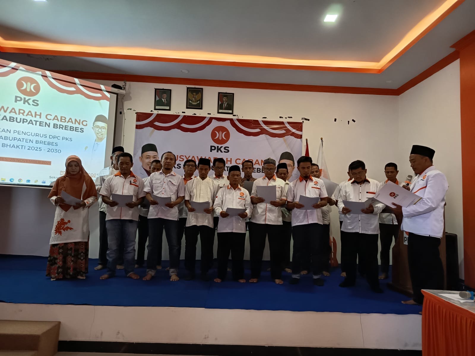 17 DPC PKS se-Brebes Resmi Dikukuhkan, Mizan: Layanan Masyarakat Harus Maksimal