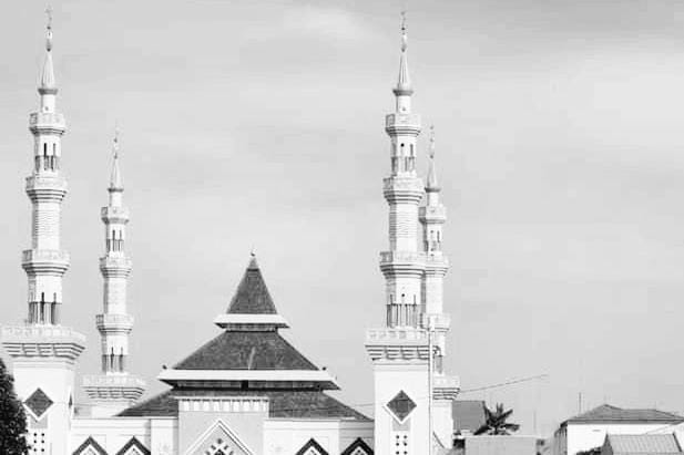 Ngalap Berkah, Berikut Amalan Malam Nisfu Syaban yang Mendatangkan Kebaikan