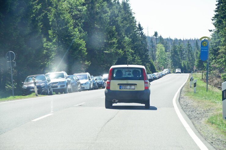 7 Faktor yang Mempengaruhi Jarak Tempuh Mobil Selain Kecepatan, Cuaca Juga Termasuk?