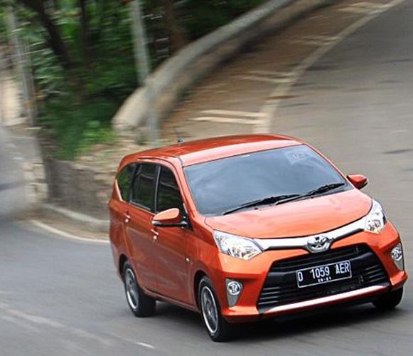 5 Cara Mengemudi Mobil Daihatsu Sigra 1000Cc, Sangat Mudah Bikin Kamu Tambah Berani 