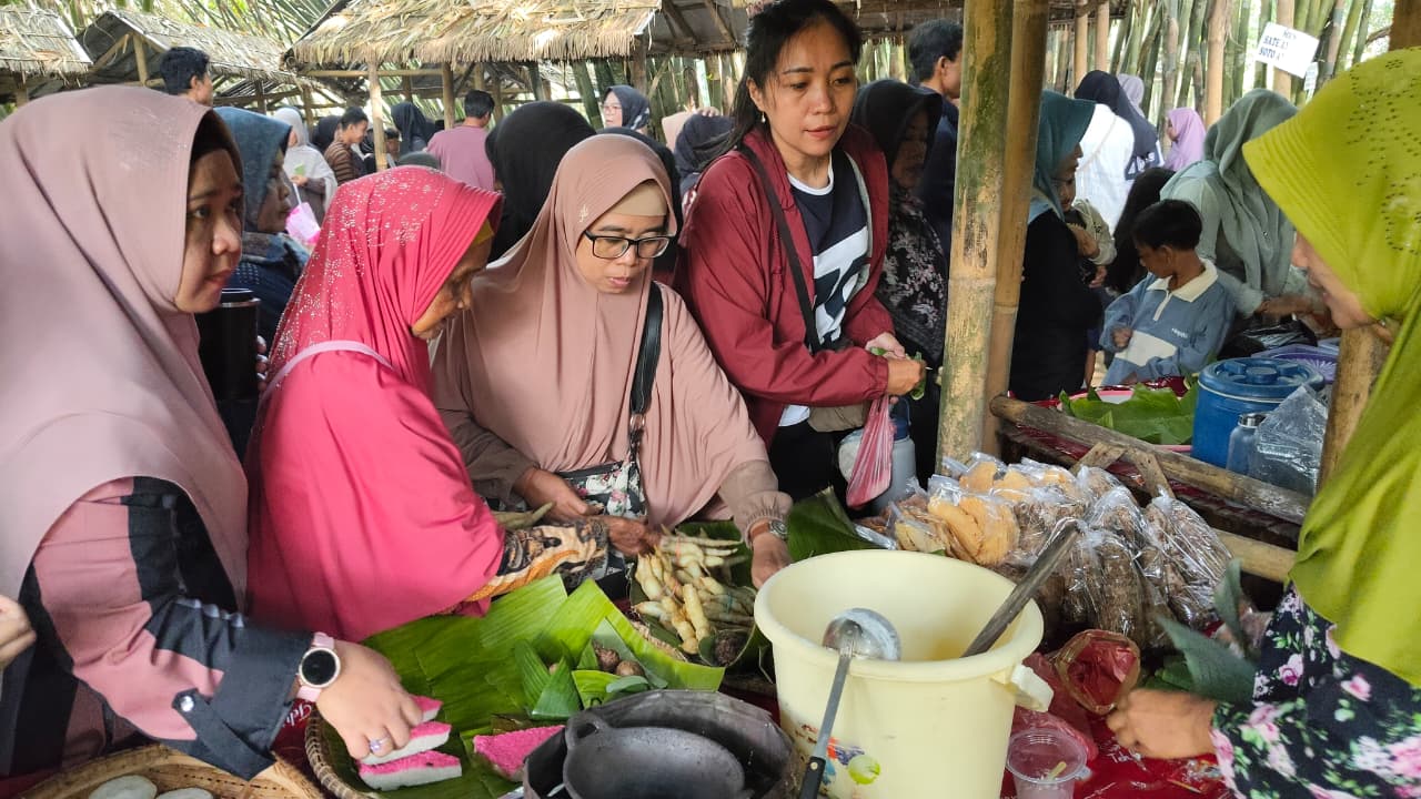 Tembus Omzet Rp100 Juta, Desa Wisata Pasar Slumpring Jadi Magnet Liburan