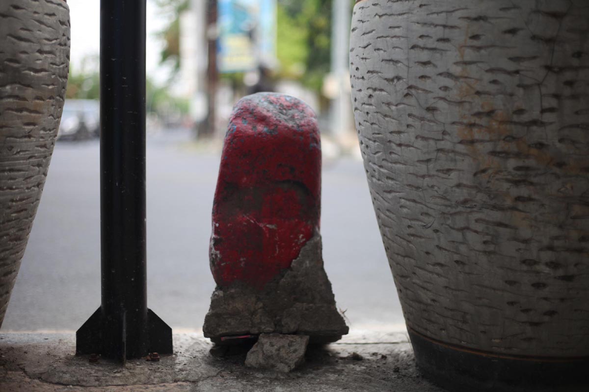 Misteri Batu Merah Simpang Gili Tugel Tegal, Benarkah Terkait Titik Nol dan Warisan Sejarah?