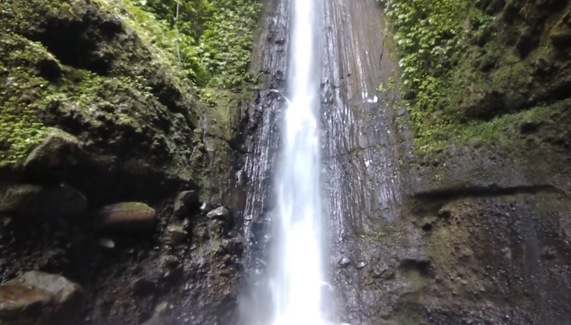 Mitos Air Terjun Jeruk Manis Lombok yang Dipenuhi Berkat dari Roh-roh Leluhur