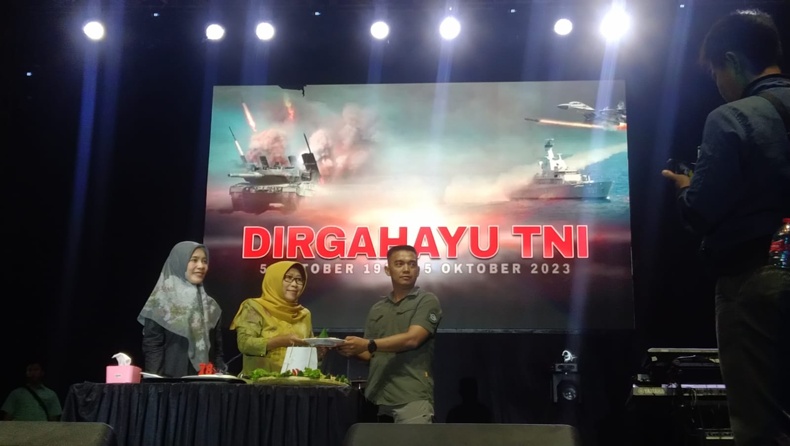 Bupati Tegal Singgung Agenda Politik Dalam Gelaran Pesta Rakyat TNI di Adiwerna