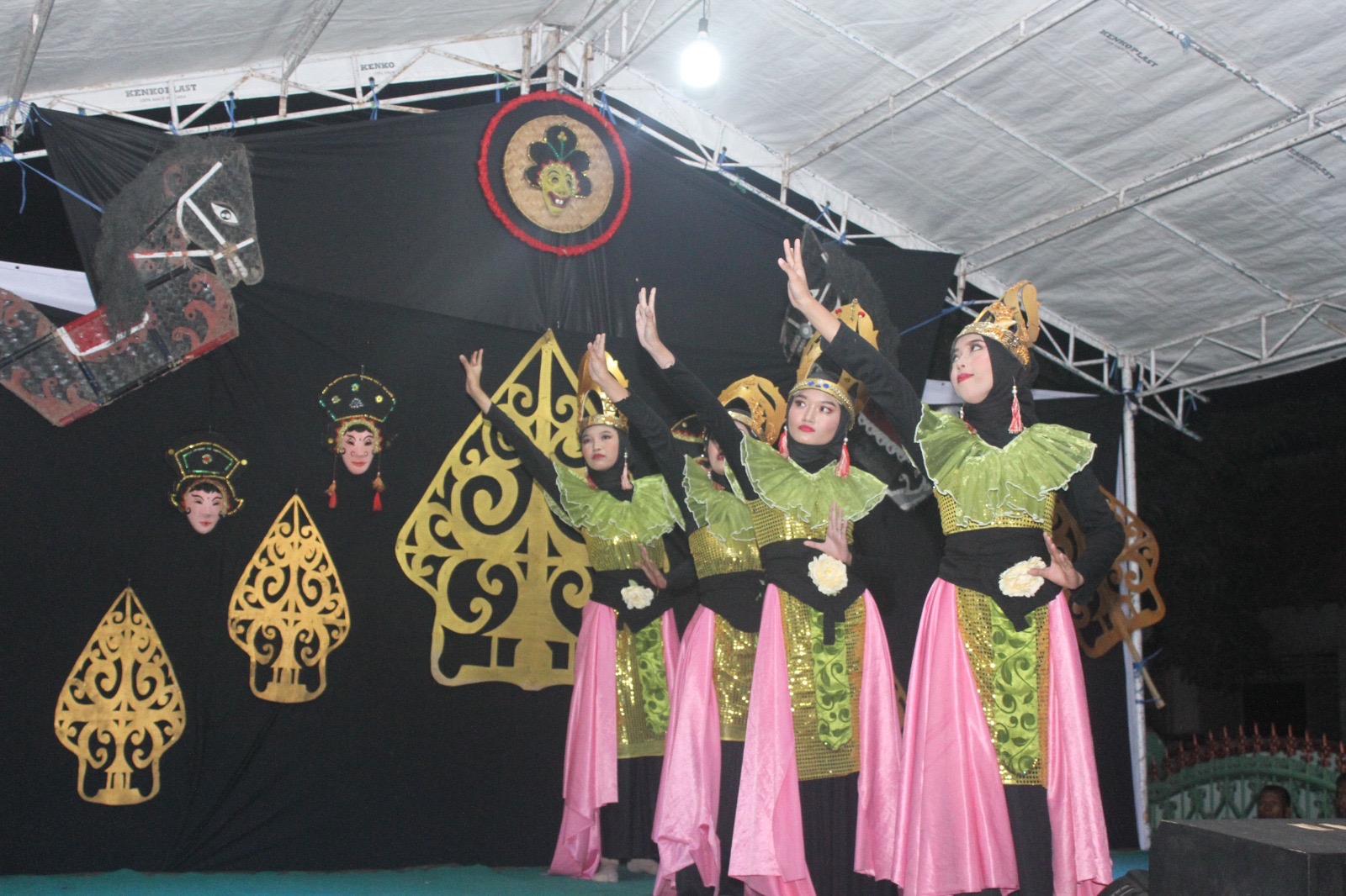 Pagelaran Seni Budaya Jadi Cara Desa Tembalang Brebes Peringati Hari Santri 