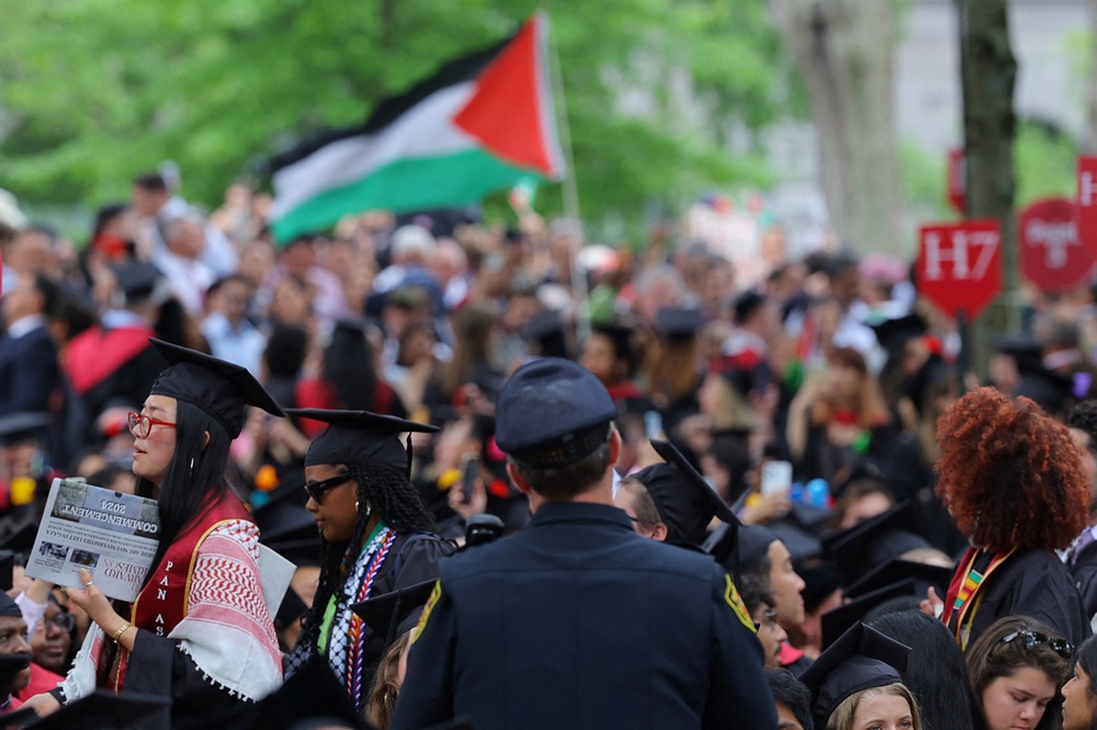Dukung Gaza, Ratusan Mahasiswa Harvard Walk Out, 13 Wisudawan Urung Dapatkan Gelarnya 