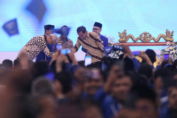 Teriakan Ganjar Presiden Menggema di Rakornas PAN, Zulkifli Hasan Malah Berpantun