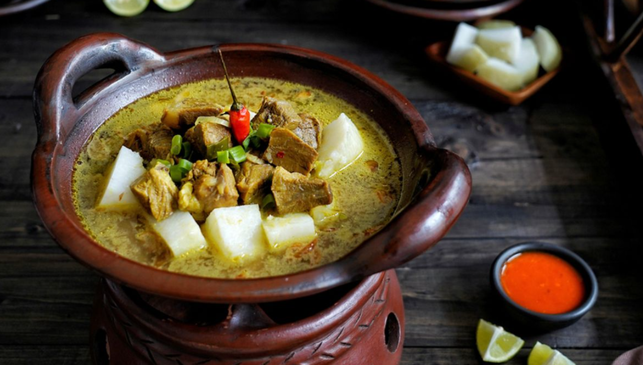 7 Warung Empal Gentong di Purwokerto yang Enak dan Murah, Racikan Bumbunya Gurih Autentik!