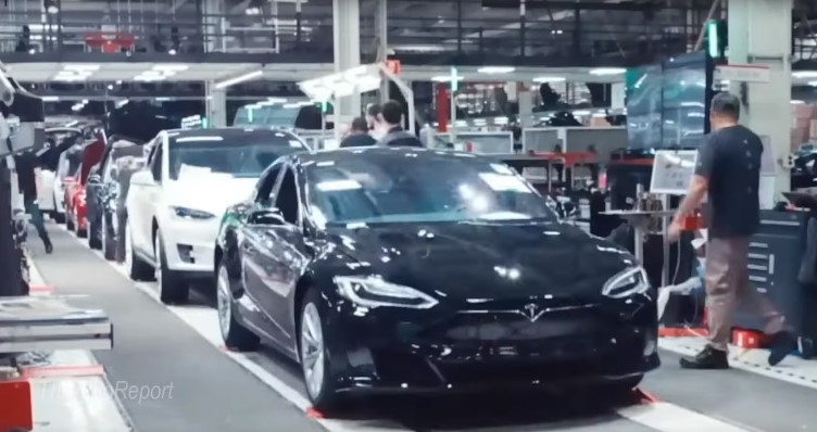 Kenapa Harga Tesla di Malaysia Lebih Murah daripada di Indonesia?