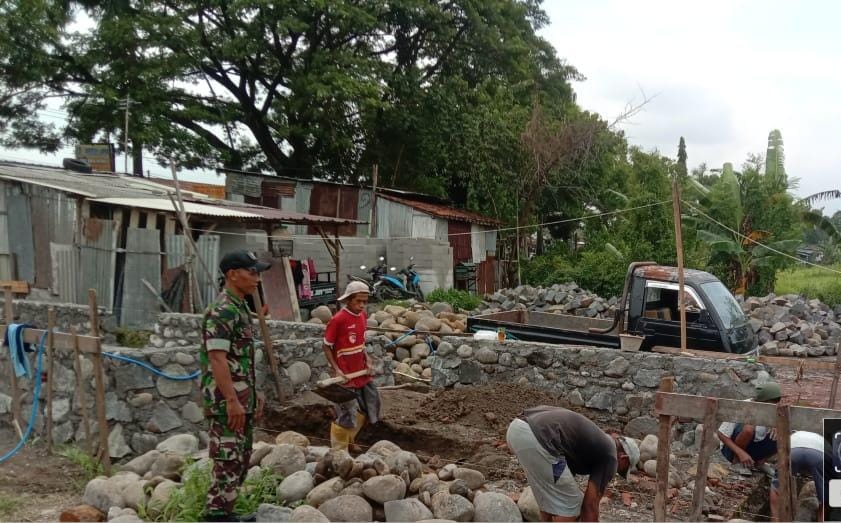 Babinsa di Tegal Turun Tangan, Kawal Percepatan Pembangunan Koperasi Merah Putih Dukuhsalam