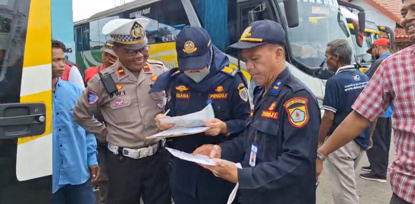 Jelang Nataru, Kelaikan Armada Transportasi di Brebes Dicek Petugas