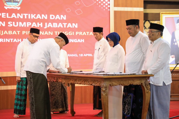 Jelang Akhir Jabatan Gubernur Jateng, Ganjar Rotasi Kepala Dinas: Upgrade Skill Biar Ada Regenerasi