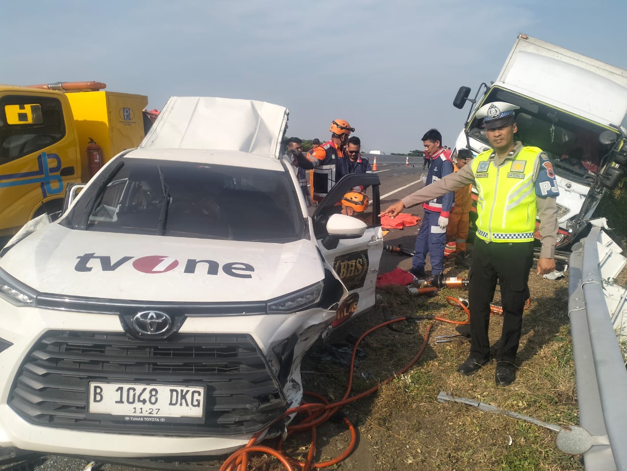 Mobil TV One Kecelakaan di Tol Pemalang, 3 Orang Meninggal