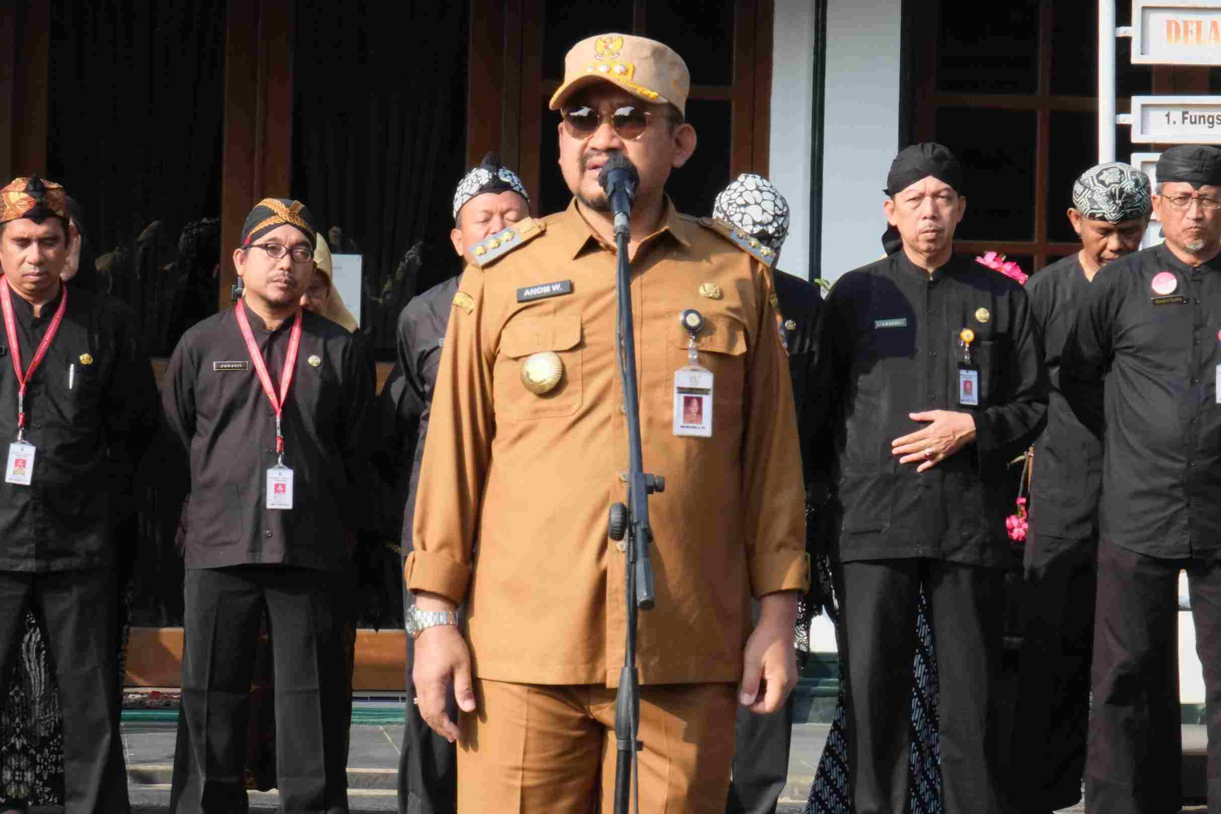 Video Influencer di Pemalang Dukung LGBT Viral di Medsos, Bupati Warning ASN