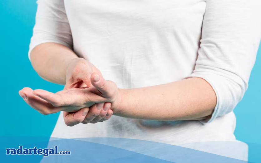 Cek Fakta Mitos Tangan Kaki Seringkali Kesemutan, Benarkah Gejala Stroke?