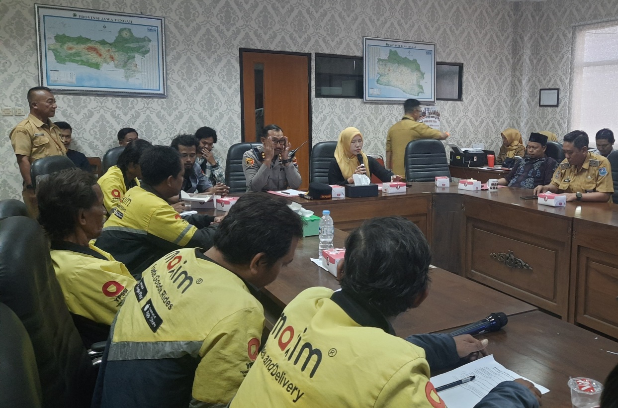 Didampingi Kapolres dan Dishub, Komisi III DPRD Tegal Terima Aksi Pengemudi Ojol
