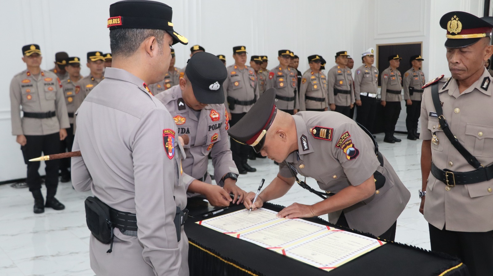 Kapolsek Lebaksiu dan Pagerbarang Dirotasi, Kapolres Tegal Titip Pesan Ini