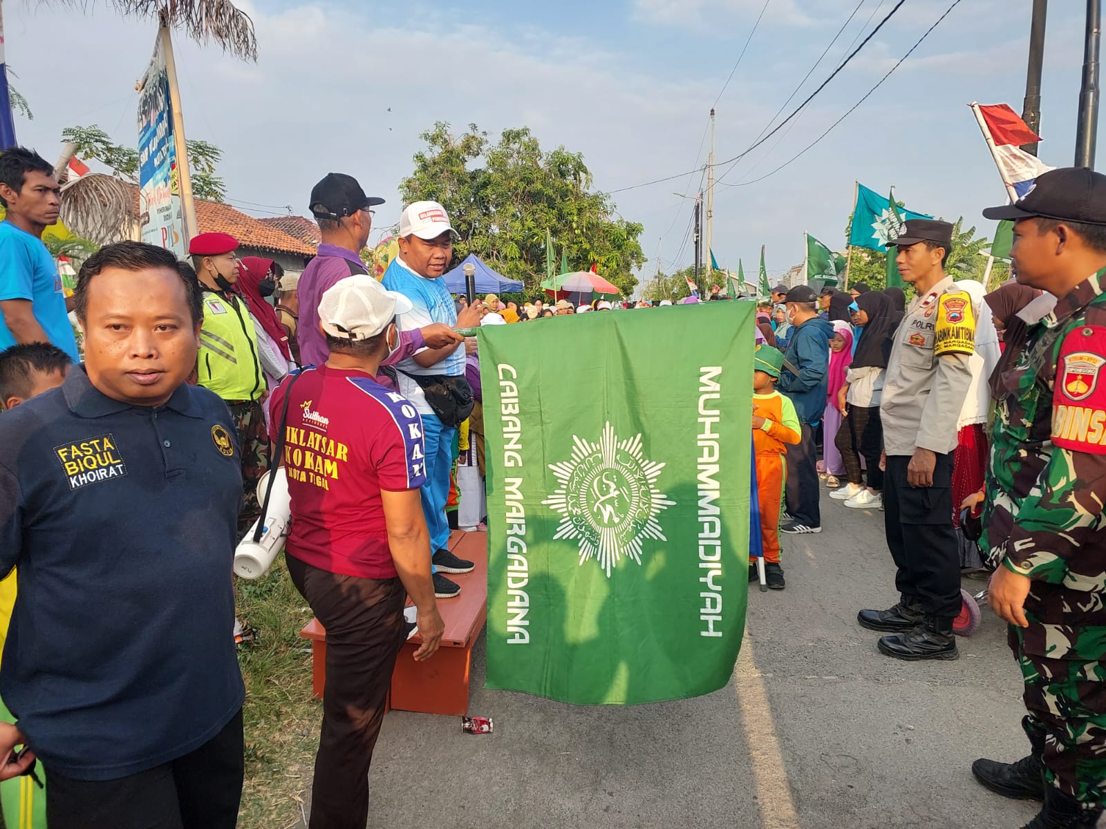 Membludak! 850 Peserta Ikuti Jalan Sehat Kemuhammadiyahan Margadana Kota Tegal 