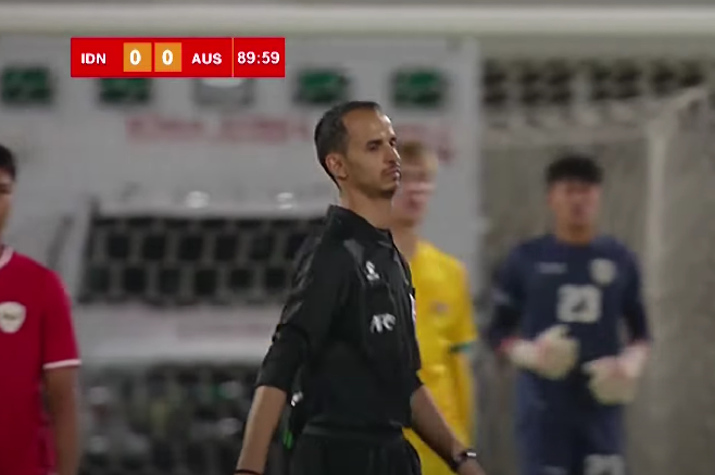 Begini Ekspresi Sungkan Penonton dan Wasit yang Pimpin Laga Timnas Indonesia vs Australia U17