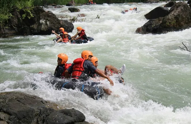 2 Spot Wisata Arung Jeram Kebumen 2025 yang Aman untuk Pemula, Seru tapi Tetap Aman