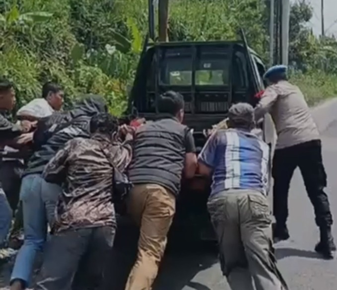 Tak Kuat Menanjak di Kalibakung Tegal, Kasatgas Operasi Lilin Candi 2025 Turun Langsung ke Jalan