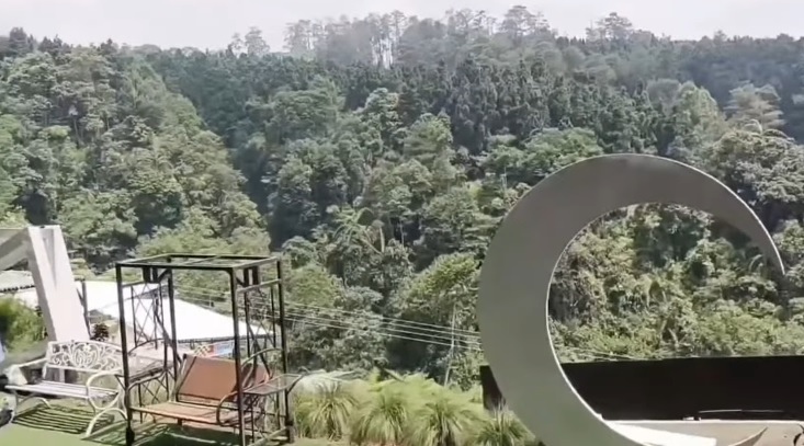 4 Daya Tarik Utama Kembang Langit Park Batang, Selalu Sukses Menarik Pelancong