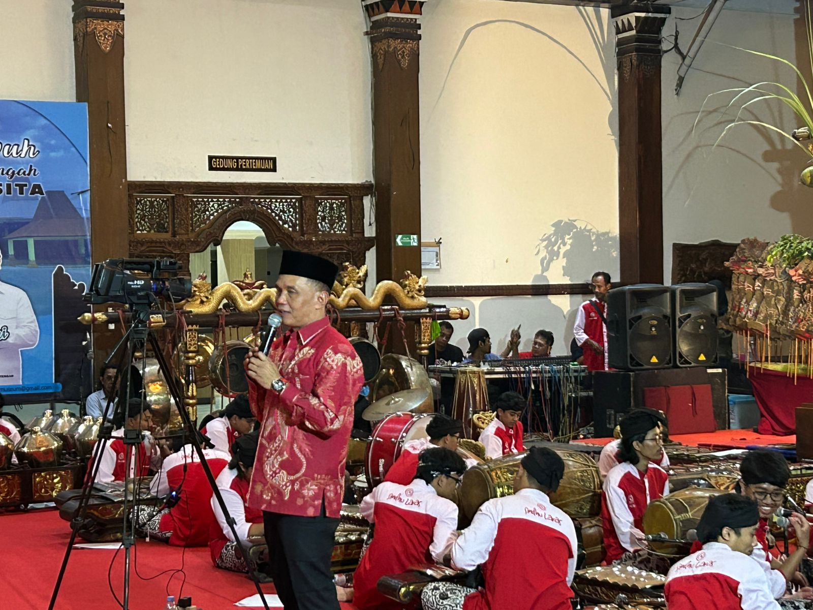 Ketua DPRD Jateng Sumanto Ajak Masyarakat Teladani Nilai Positif dalam Wayang Kulit