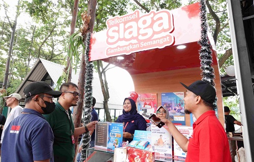 Selama Natal dan Tahun Baru 2024/2025, Telkomsel Sukses Sambungkan Semangat Pelanggan di Nusantara