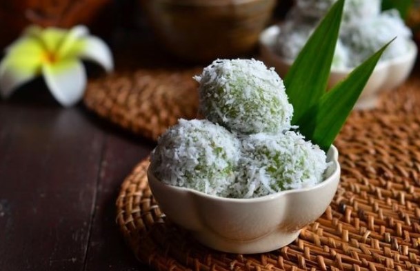 Kenapa Jajanan Tradisional Ini Bernama Klepon? 