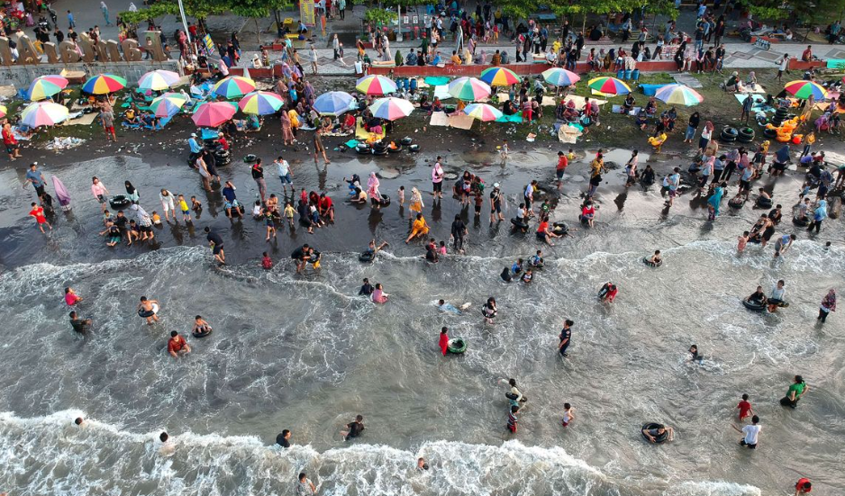 Liburan Asyik Banget! Wisata Keluarga di Tegal yang Mudah Diakses dari Stasiun