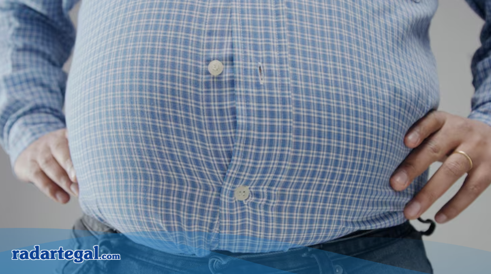 Cek Fakta Mitos Minum Air Es Bikin Gemuk Badan