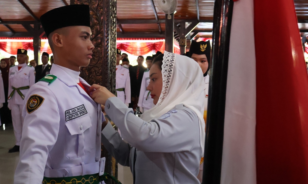 Bupati Brebes Kukuhkan 36 Anggota Paskibraka