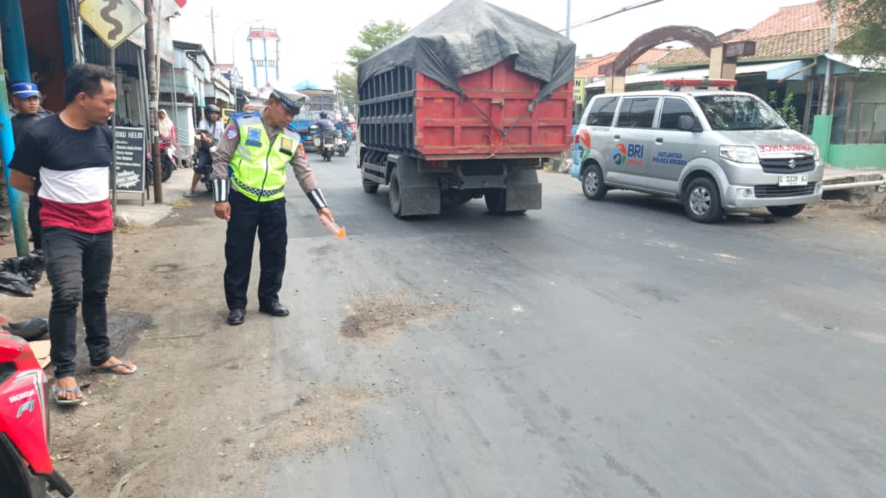 Kecelakaan Maut di Jalan Sultan Agung Brebes, Perempuan 18 Tahun asal Jatibarang Meninggal Dunia