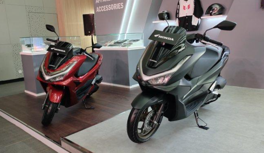 4 Keunggulan Honda PCX 160 Roadsync yang Bikin Penggemarnya Klepek-Klepek
