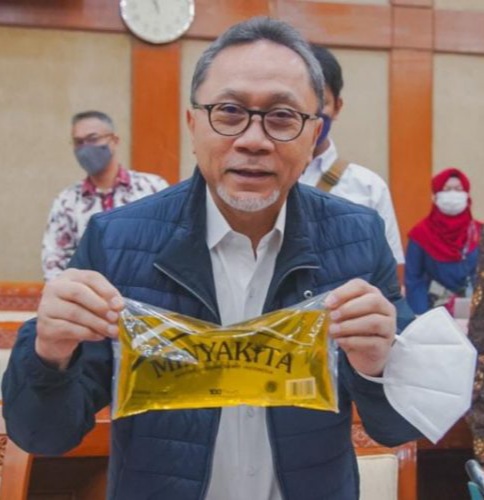 Zulhas Kampanyekan Putrinya dengan Migor Murah, Denny Siregar:  Bisanya Cuman Maen Politik Doang  
