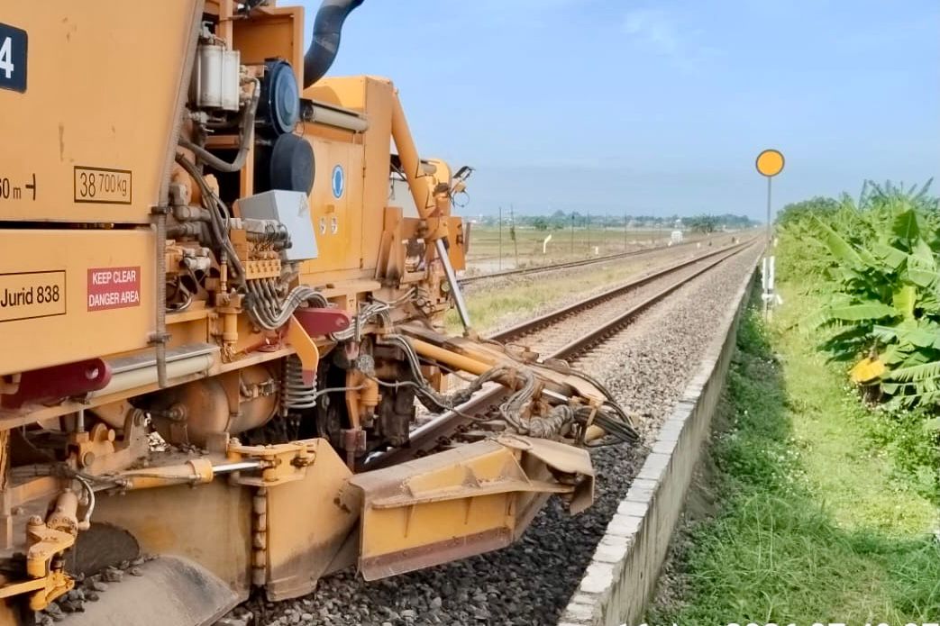 Hulu dan Hilir Jalur Kalibodri - Kaliwungu Sudah Bisa Dilalui Kereta Api