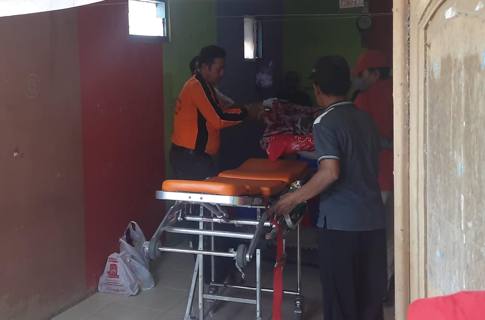 Menderita Penyakit Langka, Kulit di Sekujur Tubuh Gadis Belia di Tegal Kering dan Mengelupas