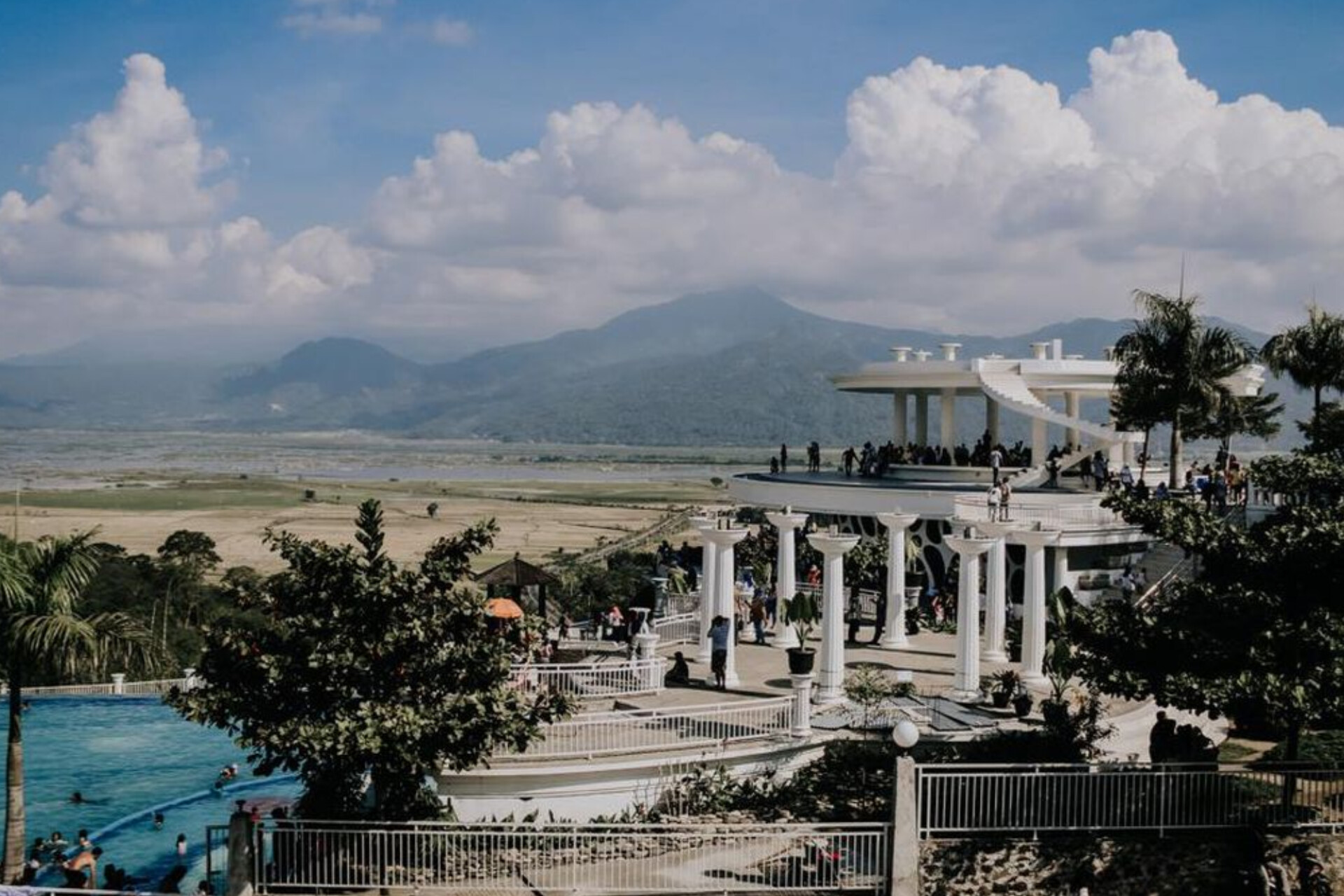 Mau Kencan Anti Boring? Yuk, ke 8 Tempat Romantis di Semarang Ini!