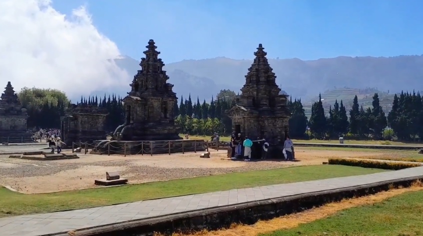 4 Wisata Candi Bersejarah di Jawa Tengah Selain Borobudur