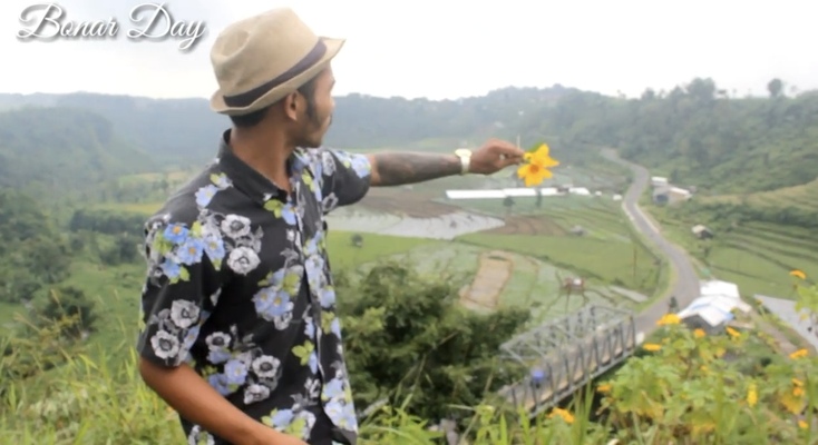 Bukit Perahu Tegal: Spot Hits dengan Pemandangan Bak di Atas Awan