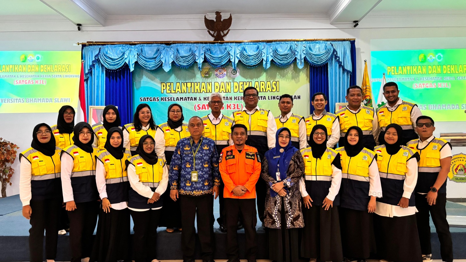 Rektor Universitas Bhamada Slawi Lantik Satgas K3L