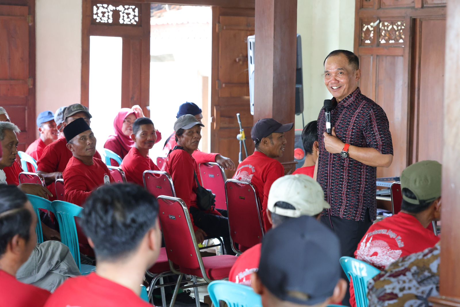 Jaga Sumber Air Masa Depan, Relawan Karanganyar Konsisten Merawat Bantaran Sungai lewat Program Jogo Kali